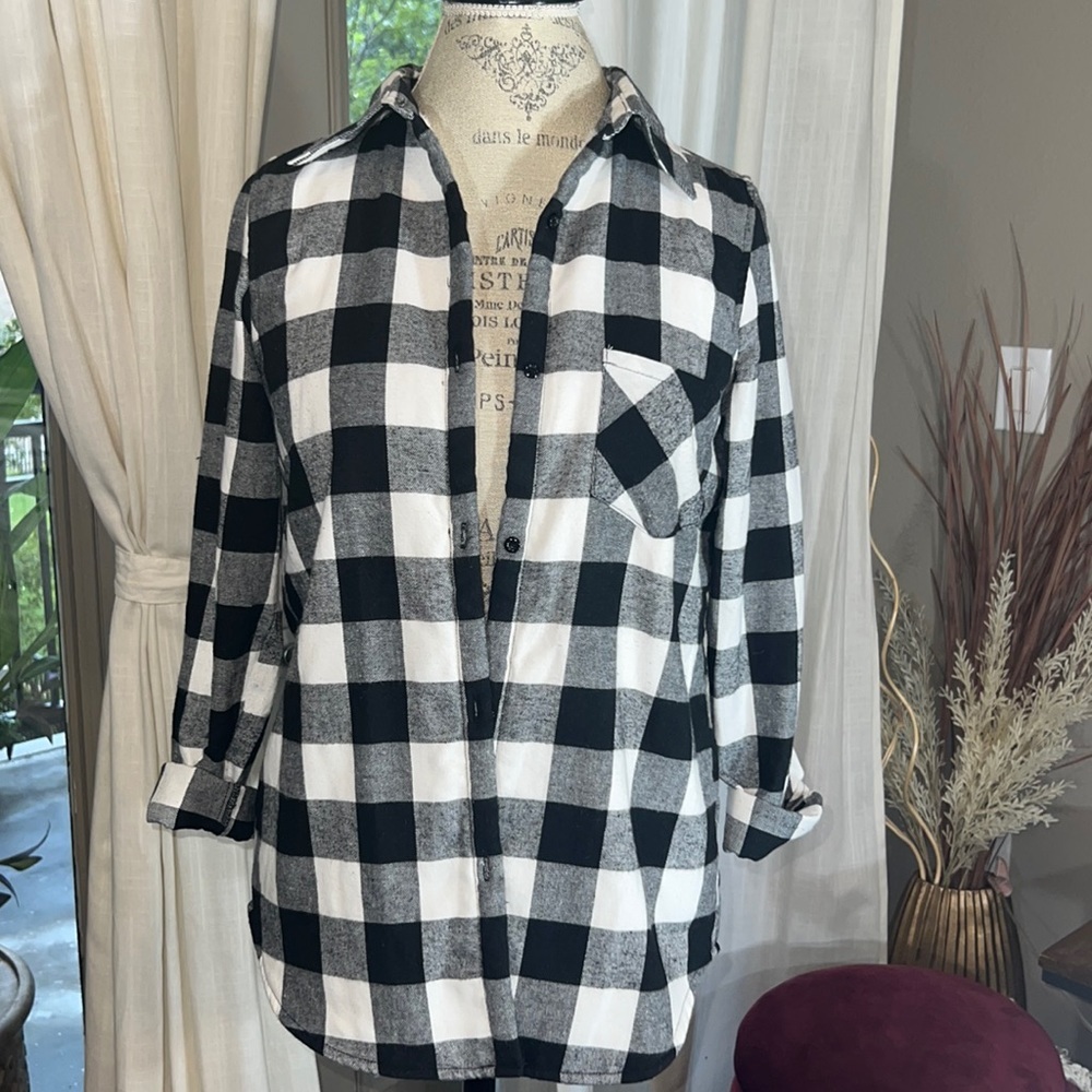 Black & White buffalo plaid warm furry flannel jacket thick button up shirt S​
